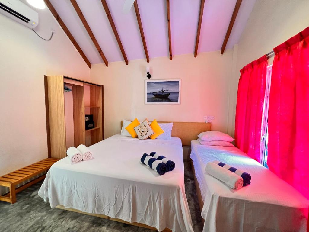 Manta Stay Thoddoo, Maldives photo