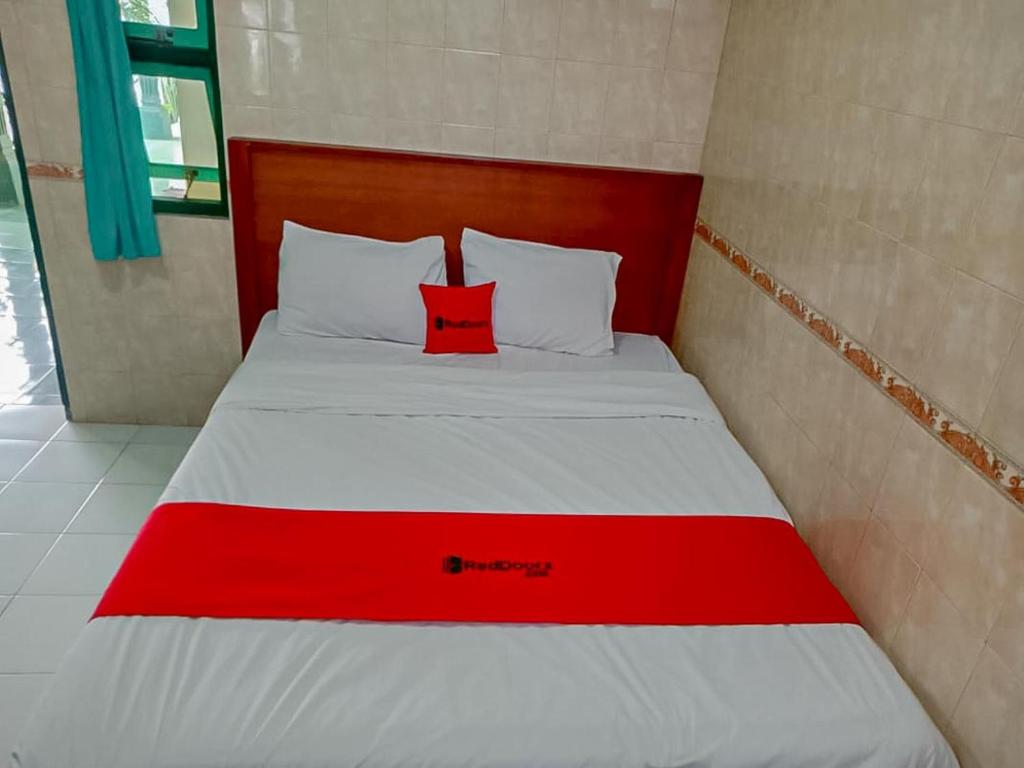 RedDoorz Syariah @ Hotel Sidomulyo Pacitan photo