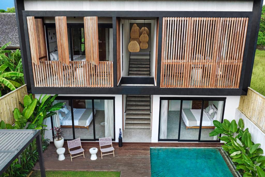 NEW 4 BR 5 MIN WALK TO BERAWA BEACH ENCLOSED LIVNG photo