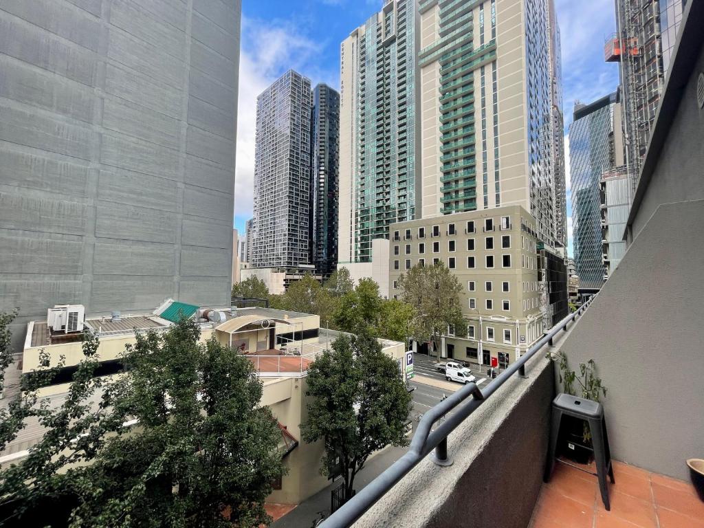 ReadySet Apartments on King photo