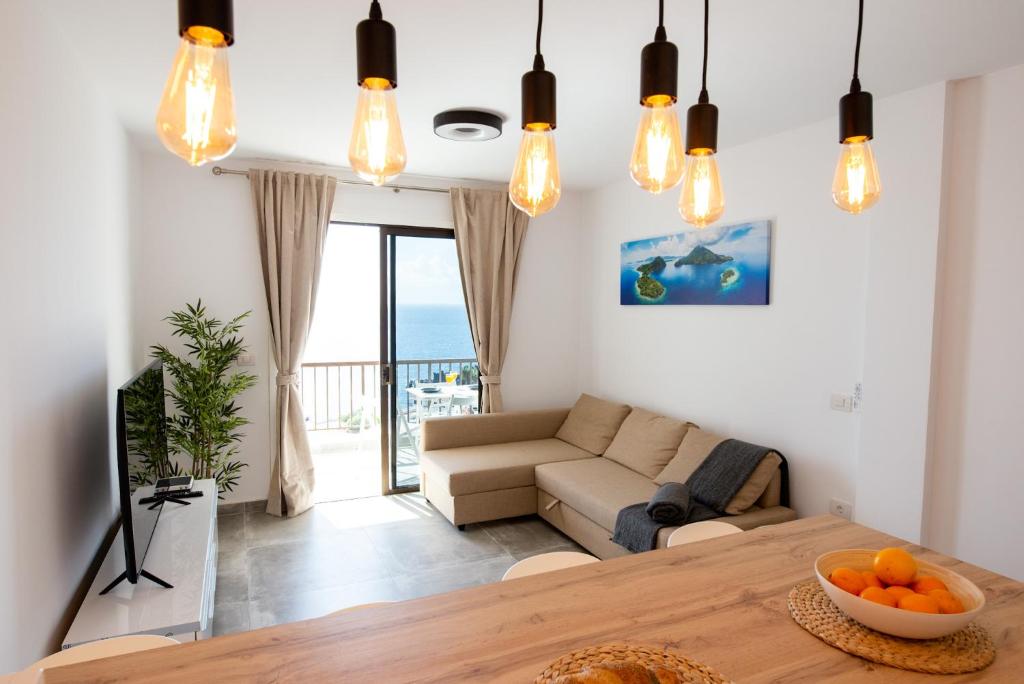 Black Sand Holiday Home - 3