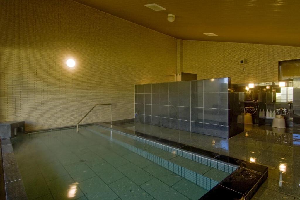 Hot spring bath