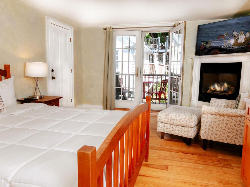 The Provincetown Hotel at Gabriel's photo
