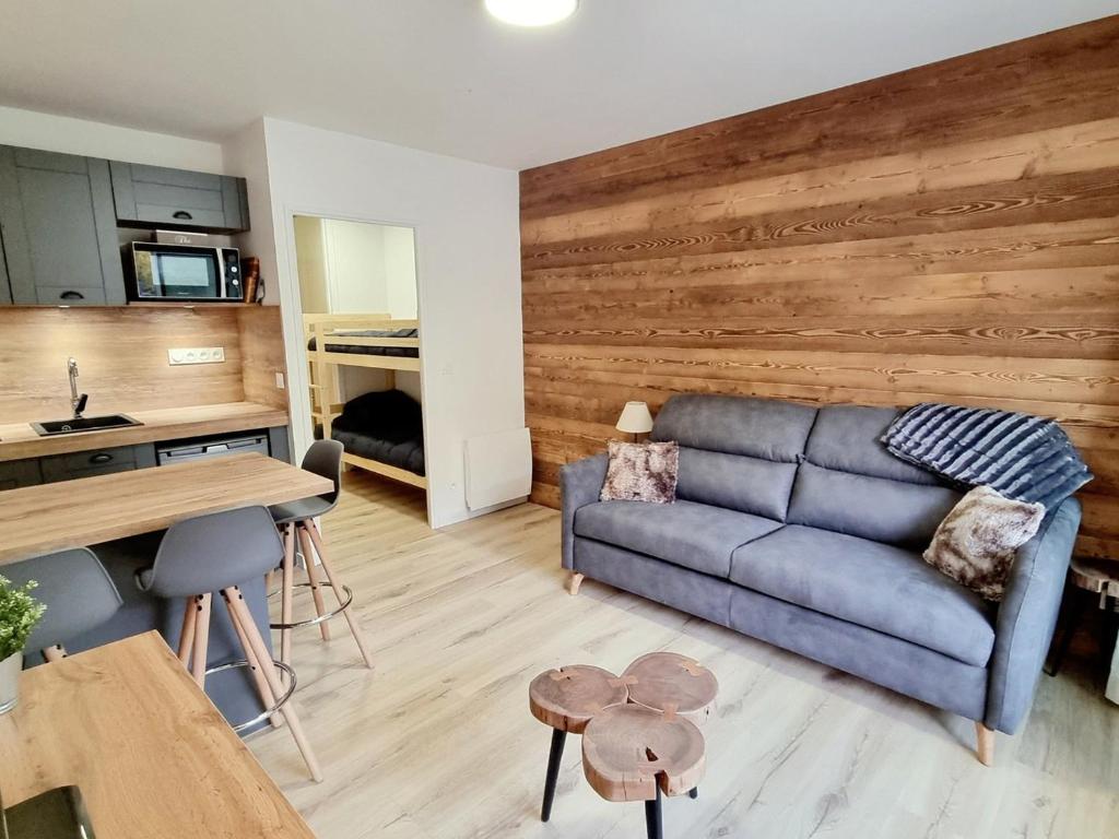Studio rénové 4 pers. au pied des pistes avec parking - FR-1-504-646 - 1