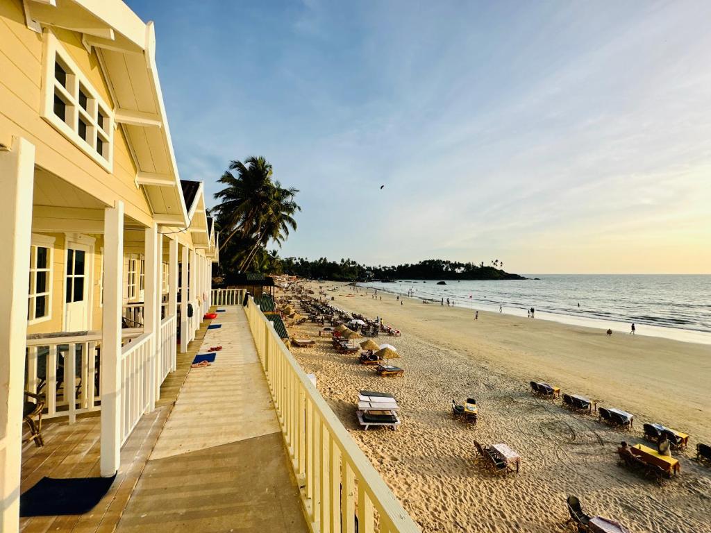 Cocos Beach Resort photo
