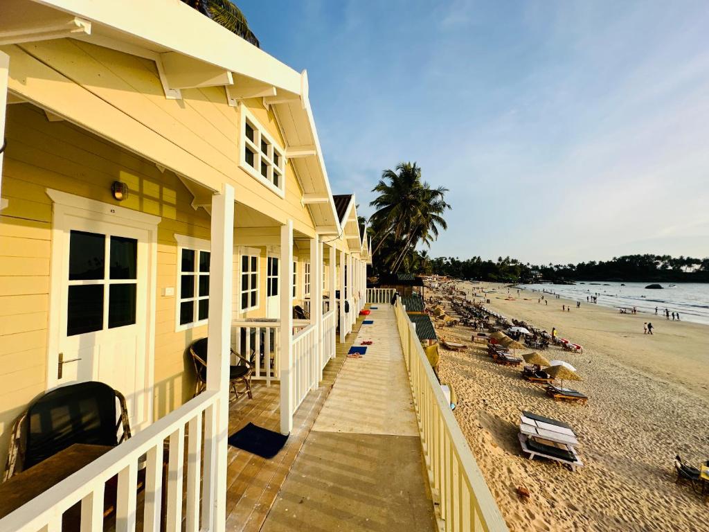 Cocos Beach Resort photo
