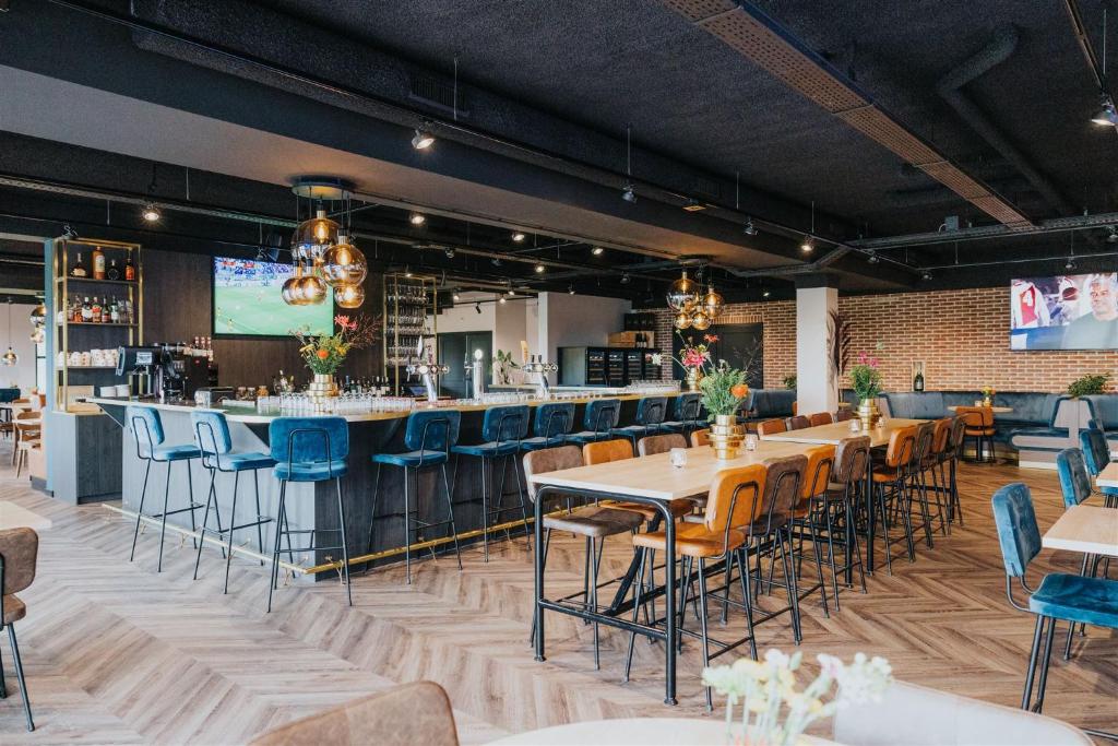 Hotel Sportsbar & Brasserie Dorhout Mees