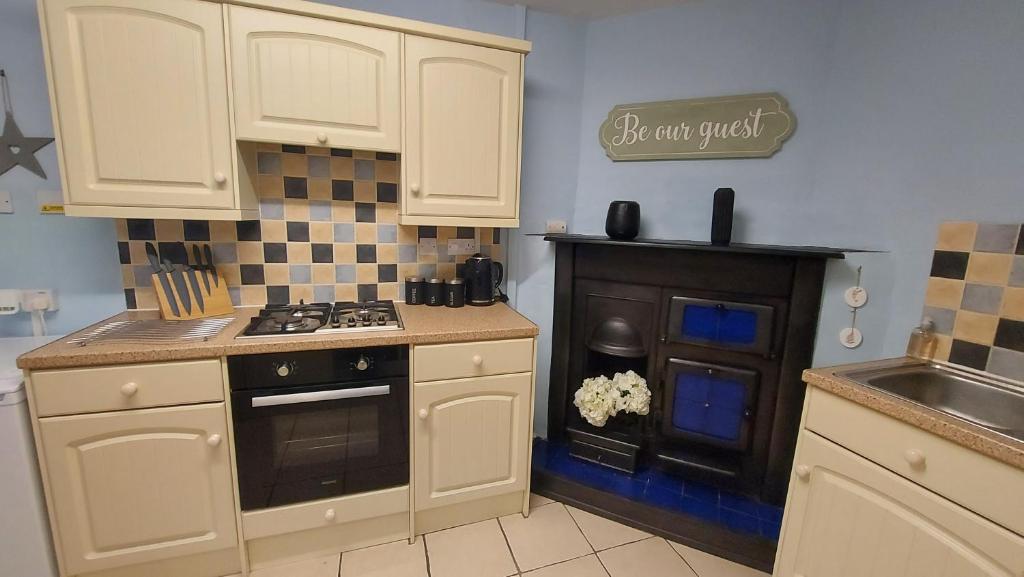 Railway Cottage, Llandudno Junction photo 3