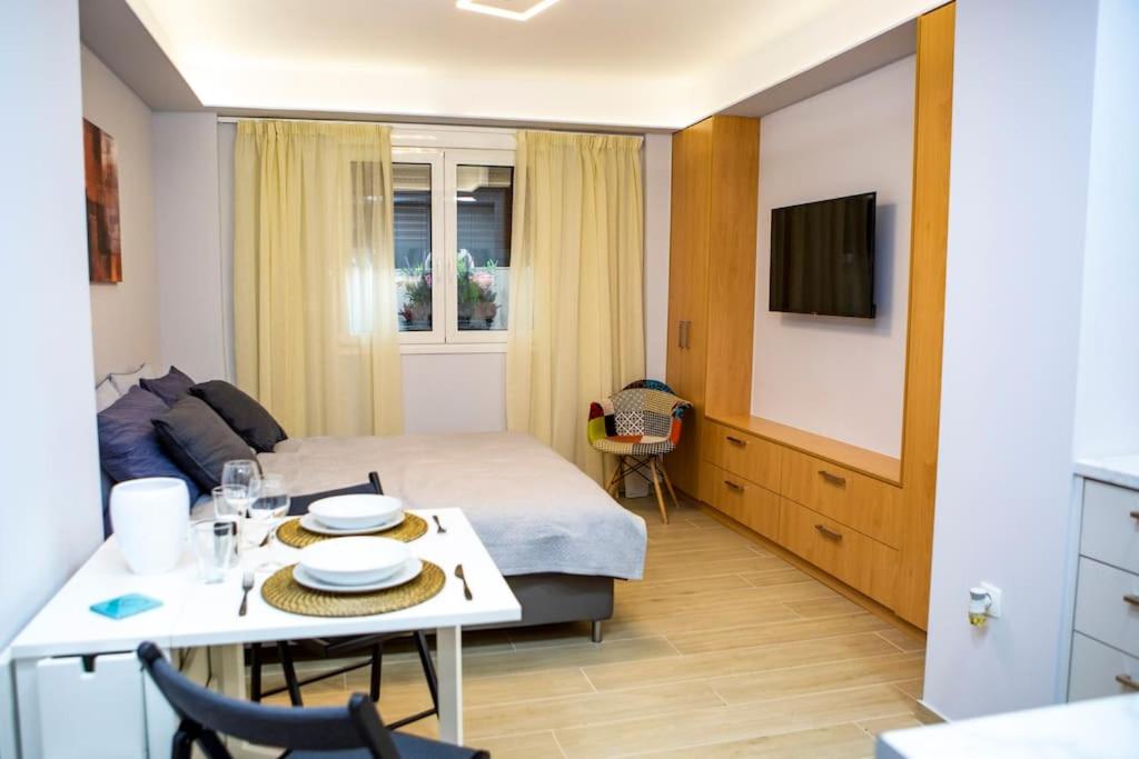 Studio apartment with all amenities in Kolonaki, Atény