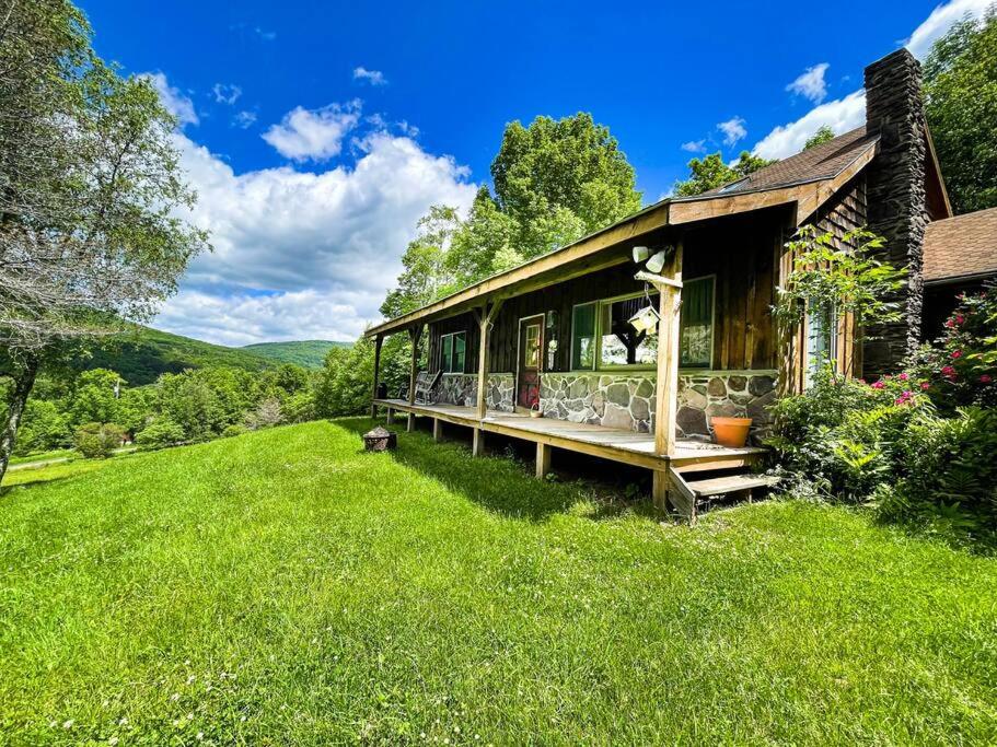 Rustic Roost Cabin
