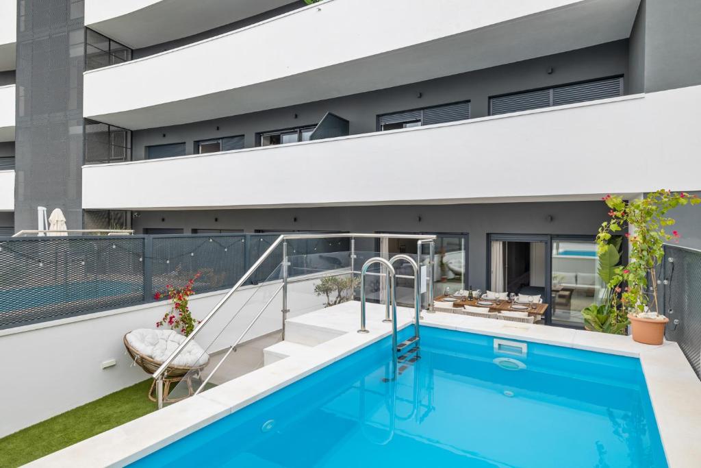 W4 Private Pool - Luxury Style Apartment, Estepona