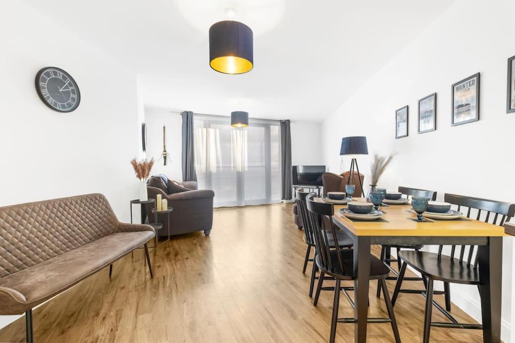 Magical - 2Bed Apartment- City Centre-Free Parking, Birmingham