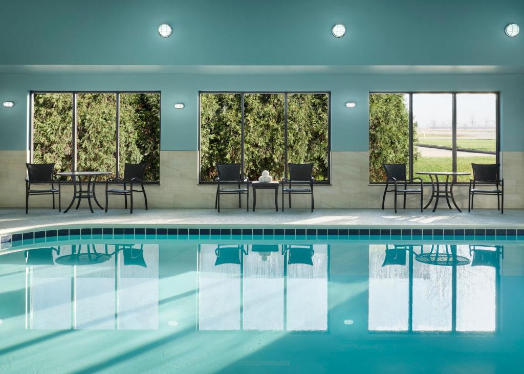 Holiday Inn Express Peru-Lasalle Area photo