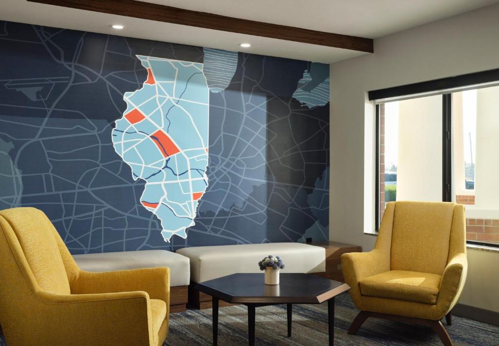 Holiday Inn Express Peru-Lasalle Area photo