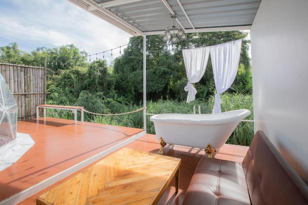 더 하우스 앳 카오 코 (The haus at khao kho)