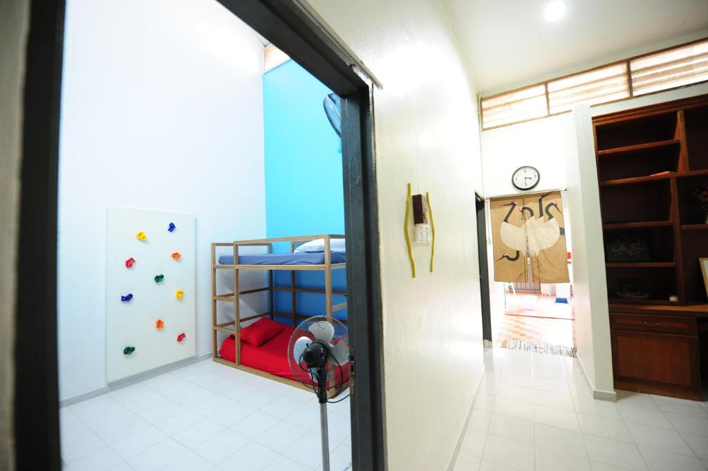 Roomstay Rumah Pintu Kuning photo