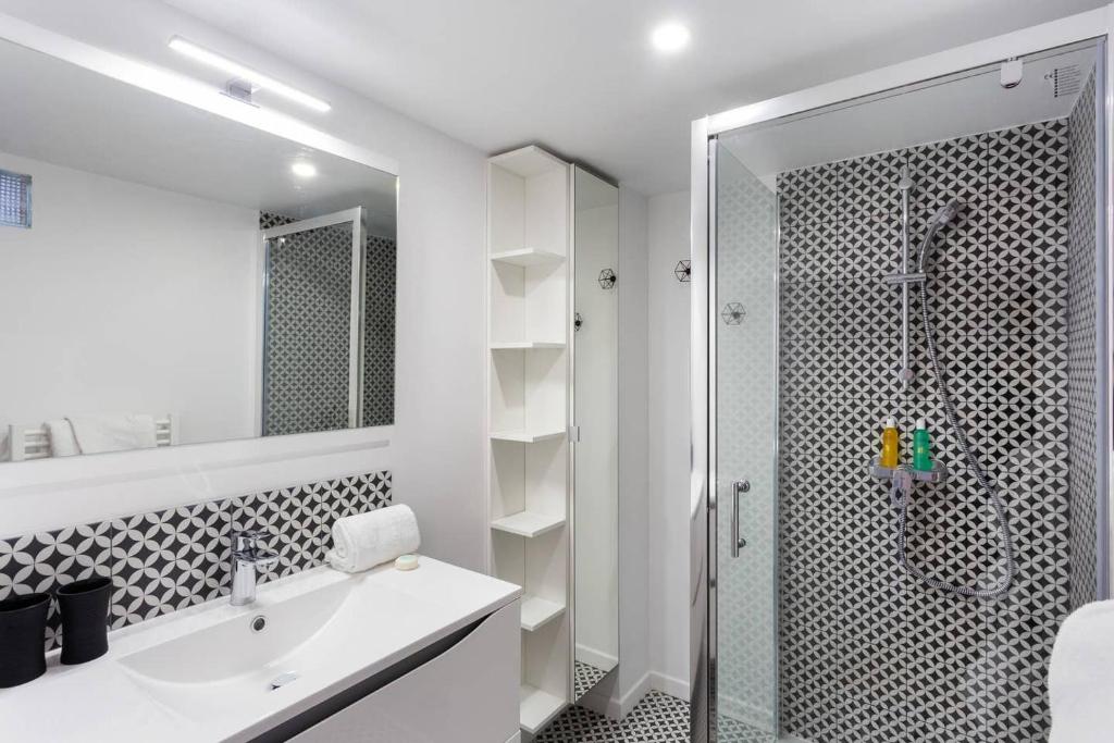 Stunning 1BR 6 Sleeps Apt Saint Germain-Luxembourg - 5