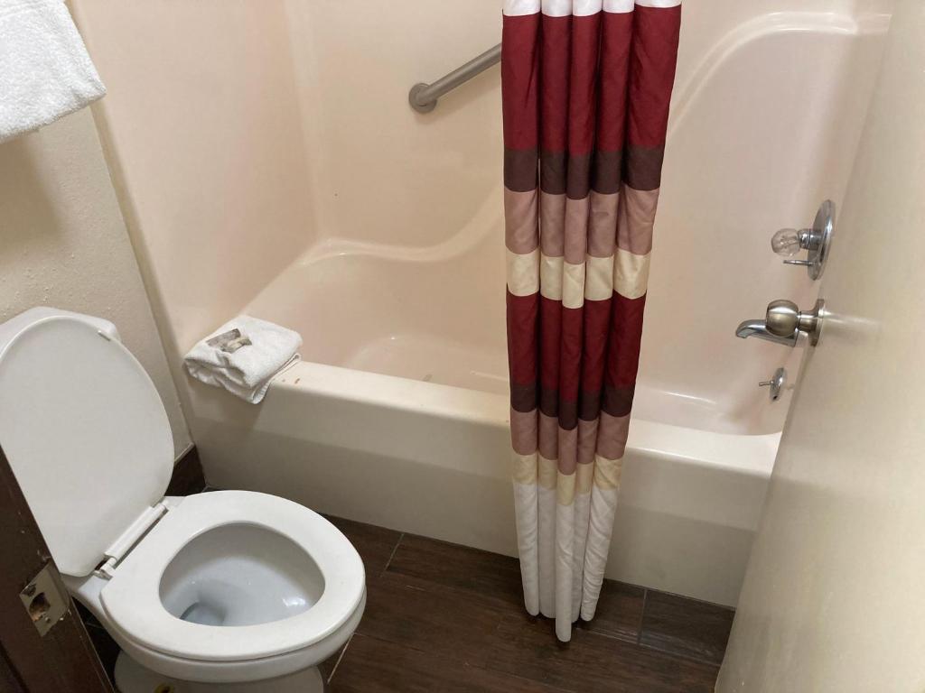 Red Roof Inn Cookeville - Tennessee Tech photo