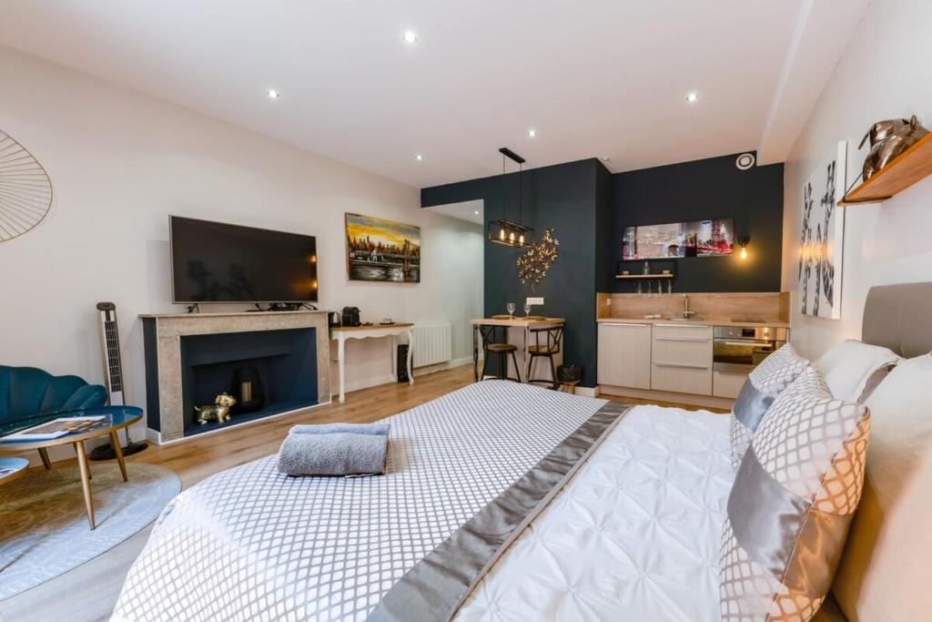 Charming studio in the heart of the pedestrian area - 2