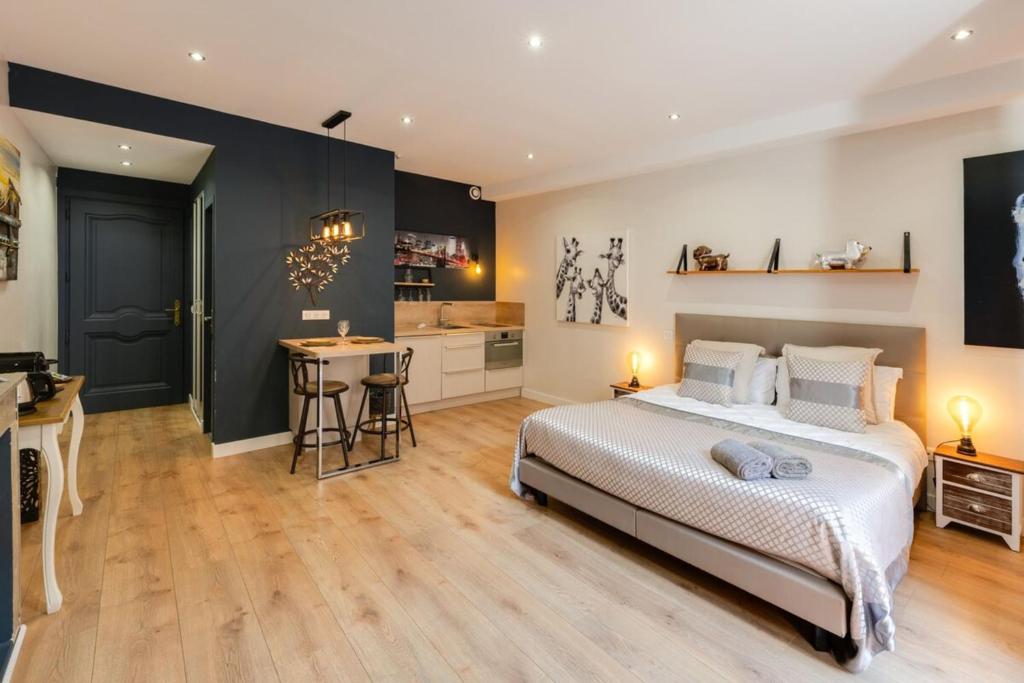 Charming studio in the heart of the pedestrian area - 3