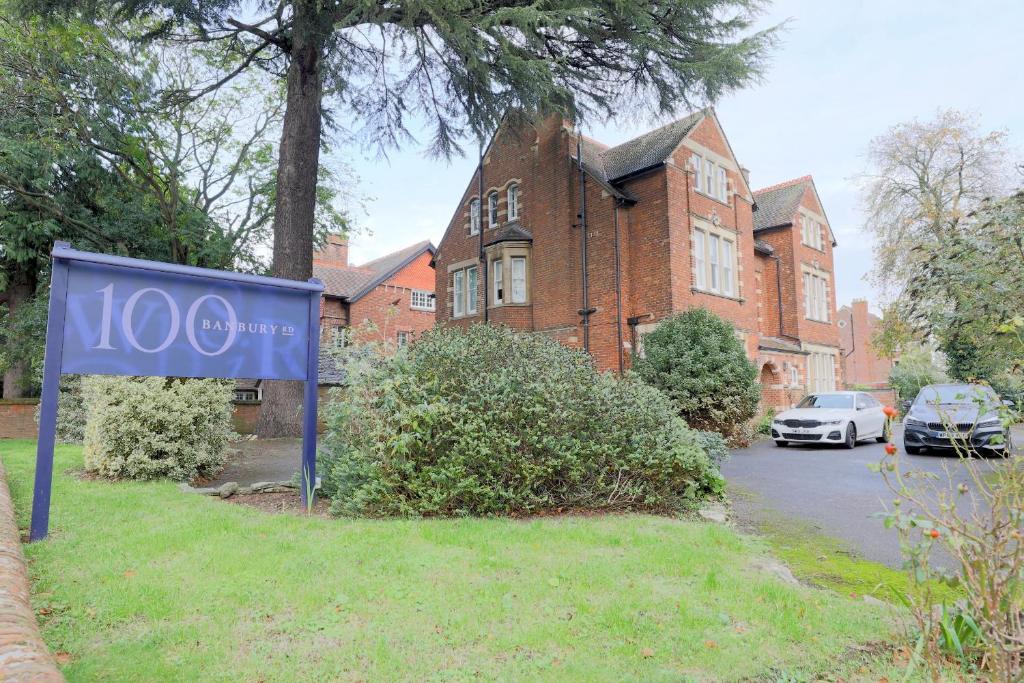 100 Banbury Road Oxford - formerly Parklands, Оксфорд