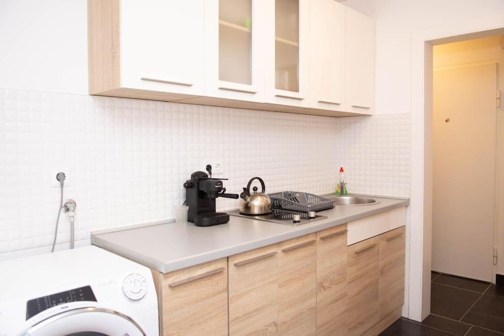 Lovely 2BDR Loft Apartment - 5