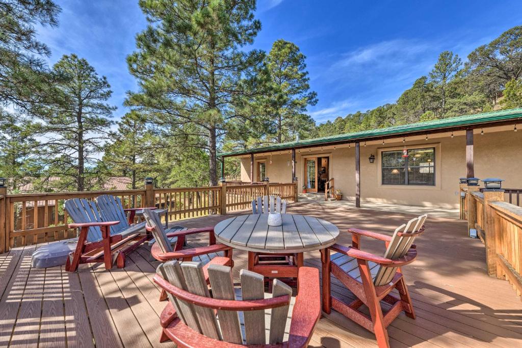 Charming Ruidoso Home with Deck and Lovely Views!, Ruidoso