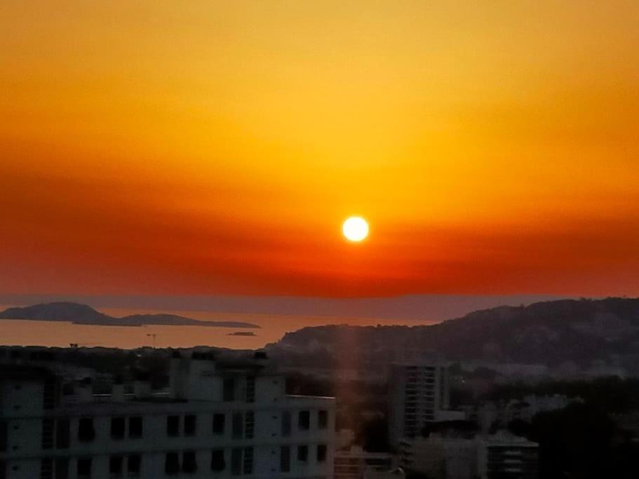 T 2 calanques vue panoramique, à 10 mn des facs de Luminy, Marsiglia
