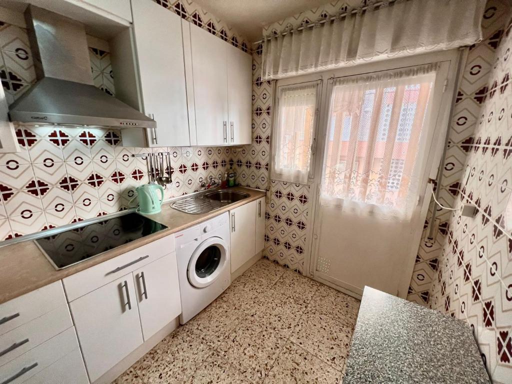 Uroczy apartament przy Playa de los Locos - 4