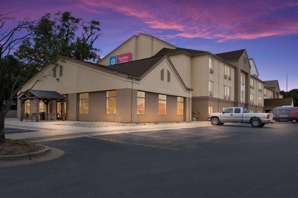 SureStay Plus Hotel by Best Western Coralville Iowa City photo