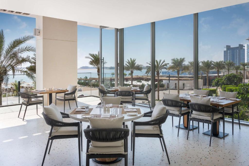 Hotel Dining
