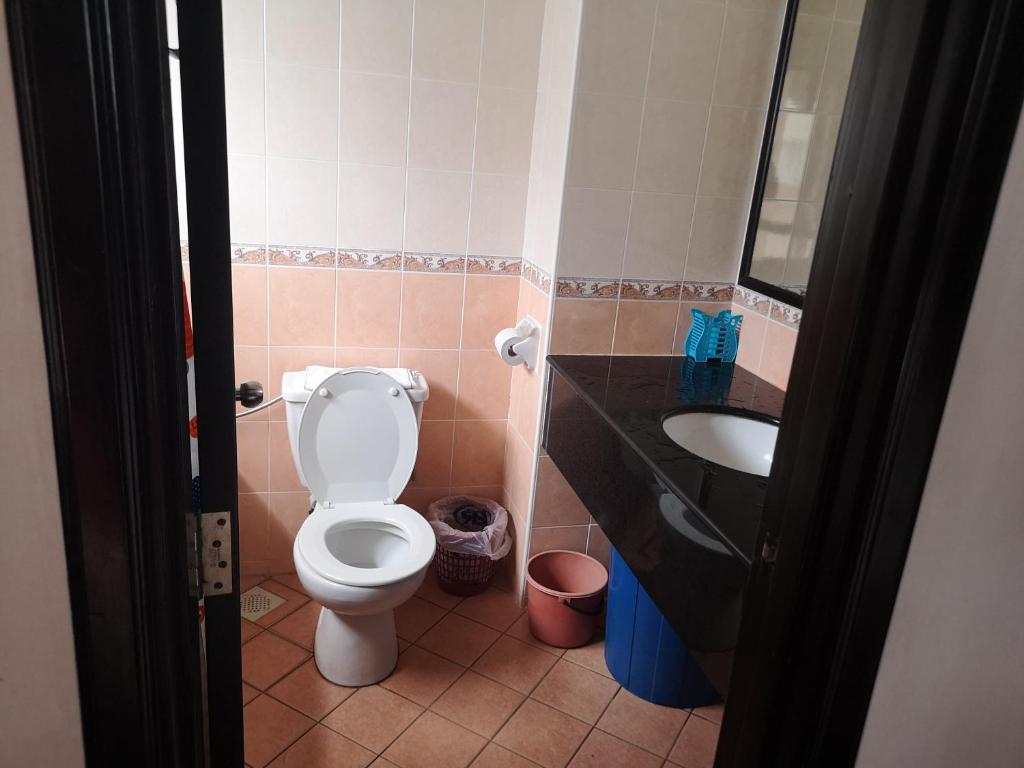 Marina Court Kk City Homestay photo
