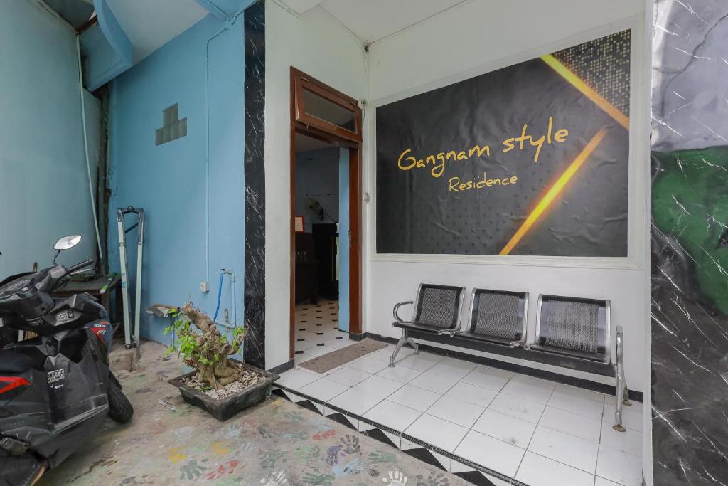 RedDoorz near Mayapada Hospital Surabaya RedDoorz near Mayapada Hospital Surabaya