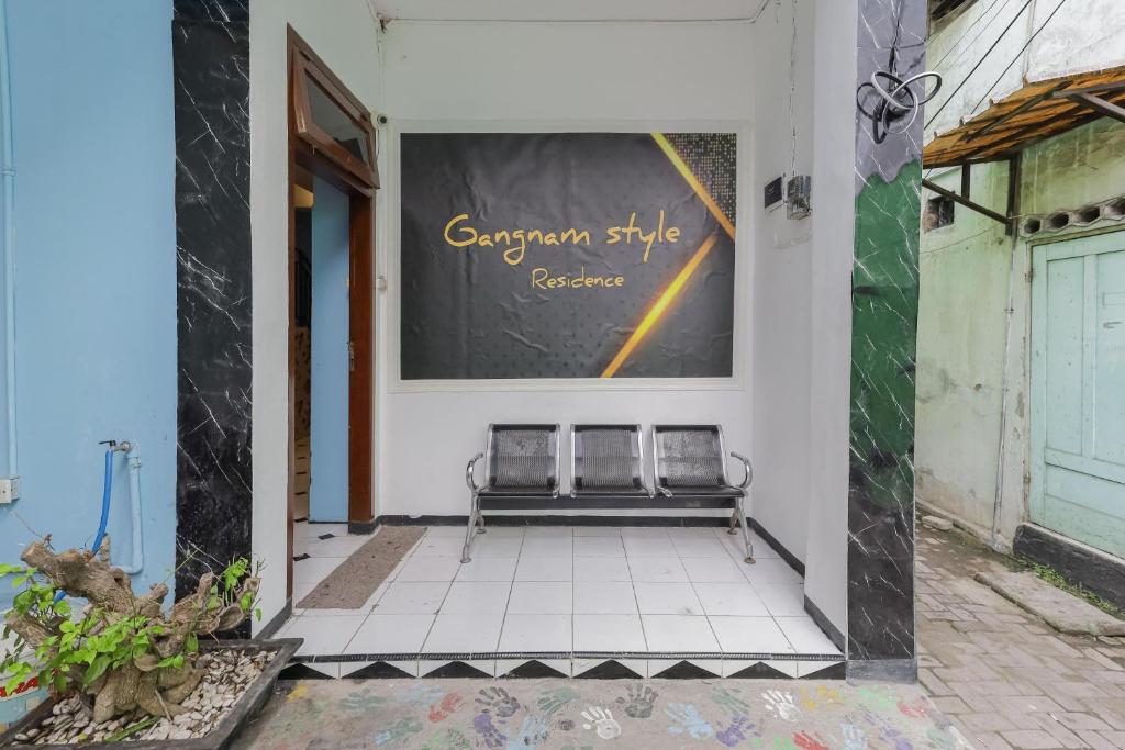 RedDoorz near Mayapada Hospital Surabaya RedDoorz near Mayapada Hospital Surabaya