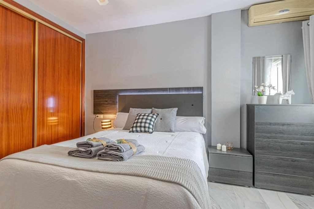 797Holidayrentals- Apartamento en Torremuelle con terraza y piscina - 2