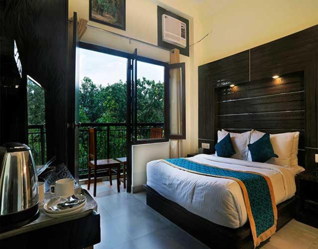 Hotel Holiday Highlights photo