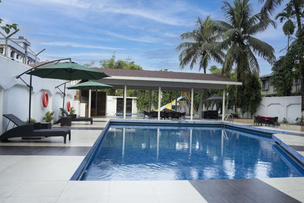 ザ シンドレラ ホテル (The Cindrella Hotel) スイミングプール