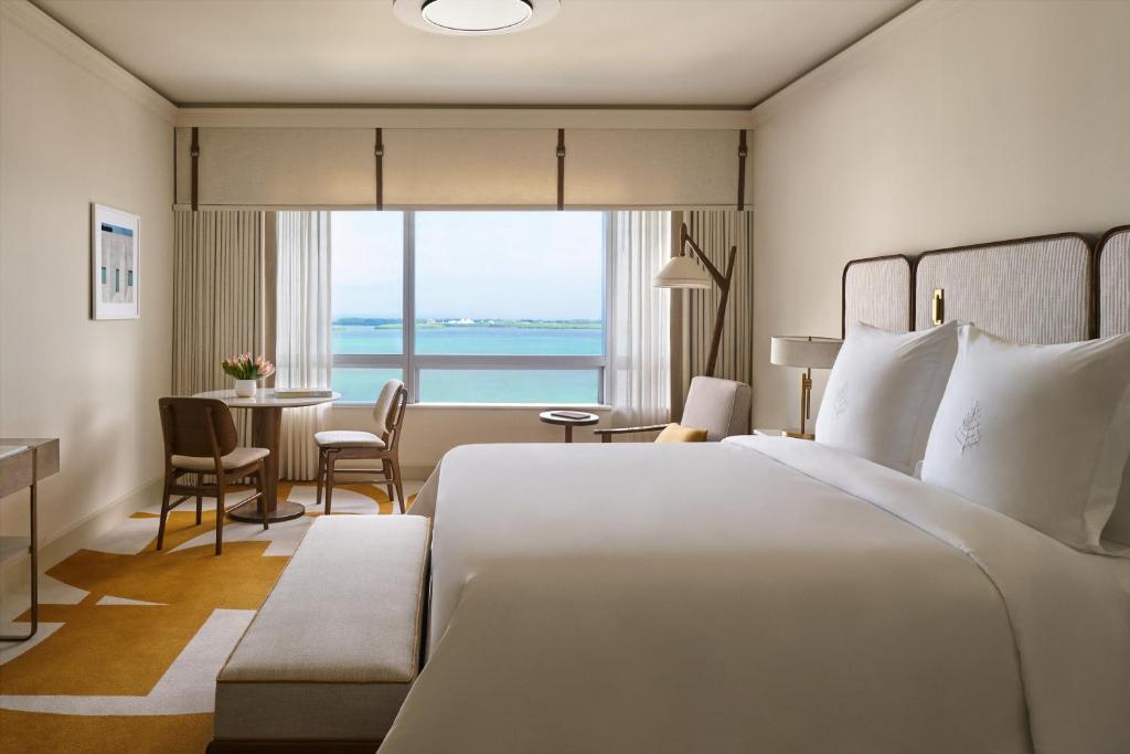Four Seasons Hotel Miami photo