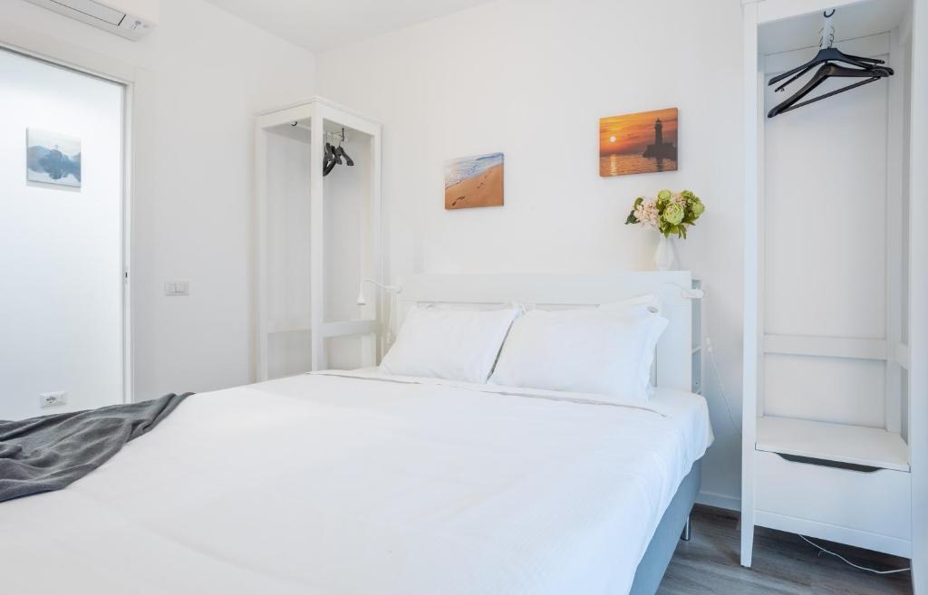 2 Bedrooms Apt with Terrace - NoLo area photo