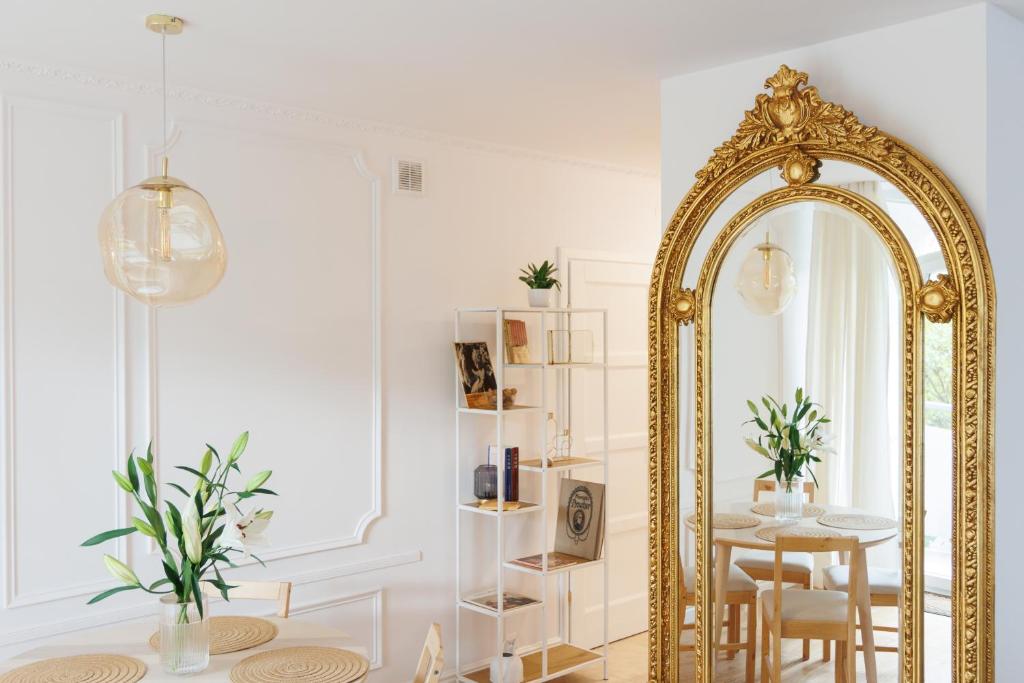 Maison Brühl - Apartamenty przy Ogrodzie Saskim, Varsavia