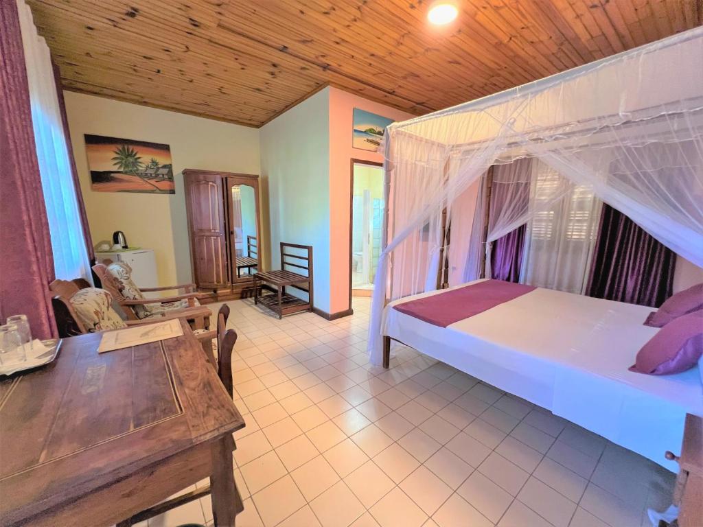 Victory Hotel - Tulear Madagascar photo