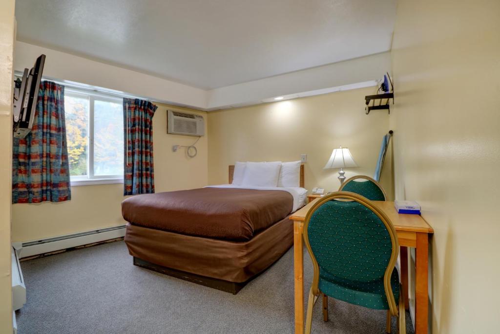 Brookside Inn & Cottages photo