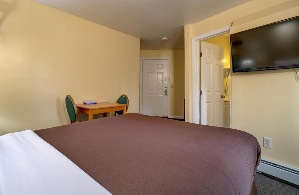 Brookside Inn & Cottages photo