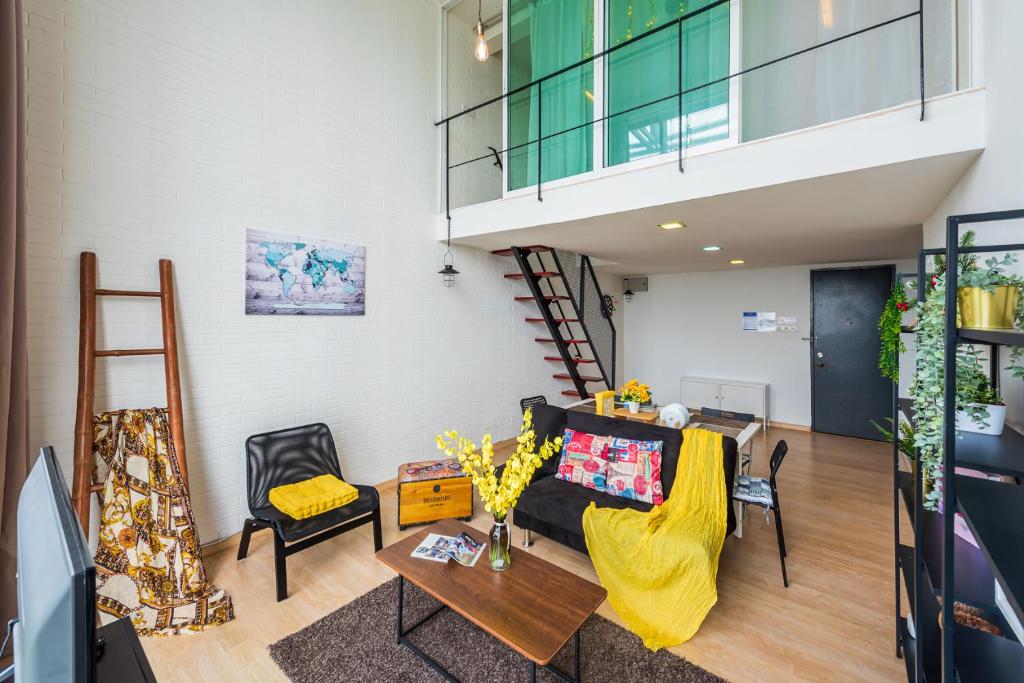Duplex SOHO1 6pax near IKEA/Curve@Empire Damansara photo