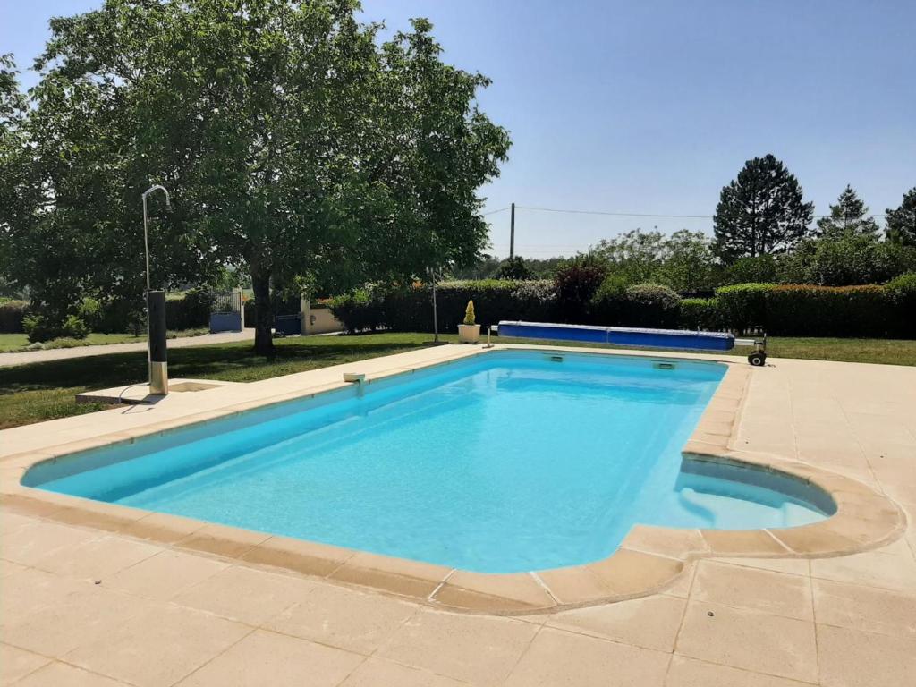 Gîte Montbron, 3 pièces, 4 personnes - FR-1-653-41