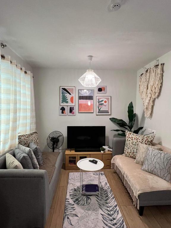 StayPlus Tagaytay Pine Suites 2BR (FREE parking and Netflix) Casa Cecilia photo
