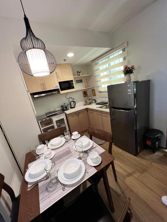 StayPlus Tagaytay Pine Suites 2BR (FREE parking and Netflix) Casa Cecilia photo