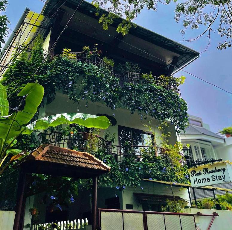 Reds Residency - Homestay photo