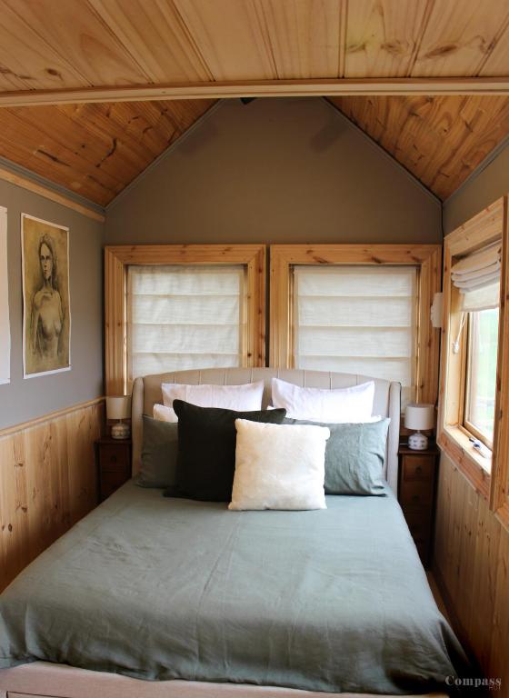 Compass Hut photo