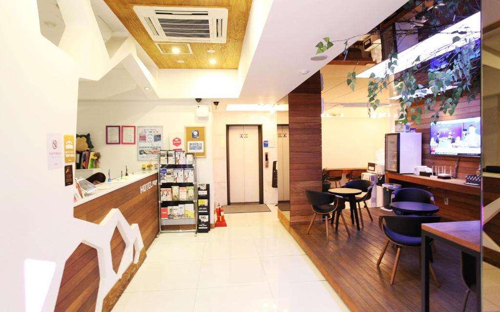 Hotel Pop Jongno photo